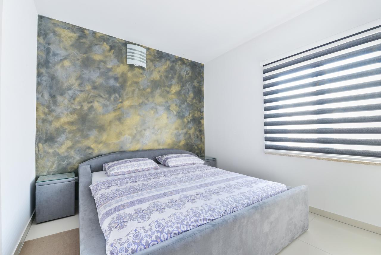 Apartments Mavracic Vir Exterior photo